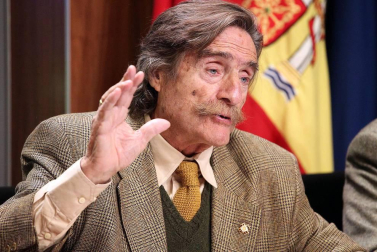 El reportero y deportista Miguel de la Quadra-Salcedo ha fallecido a las 6.00 horas de este viernes en su domicilio de Madrid, a los 84 años .