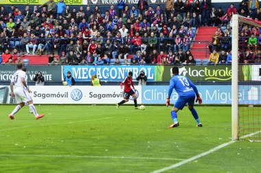 Imágenes del encuentro correspondiente a la jornada 39, de la temporada 2015/2016, disputado en El Sadar.