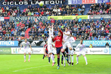 Imágenes del encuentro correspondiente a la jornada 39, de la temporada 2015/2016, disputado en El Sadar.