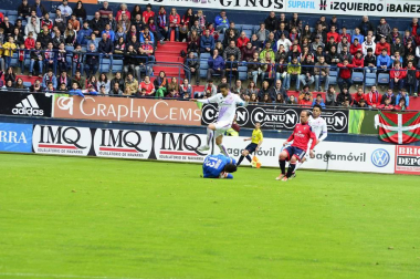 Imágenes del encuentro correspondiente a la jornada 39, de la temporada 2015/2016, disputado en El Sadar.