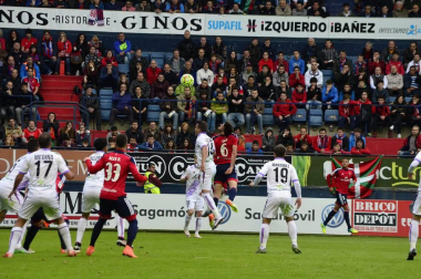 Imágenes del encuentro correspondiente a la jornada 39, de la temporada 2015/2016, disputado en El Sadar.