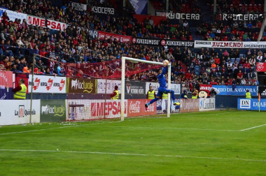 Imágenes del encuentro correspondiente a la jornada 39, de la temporada 2015/2016, disputado en El Sadar.