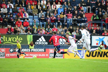 Imágenes del encuentro correspondiente a la jornada 39, de la temporada 2015/2016, disputado en El Sadar.