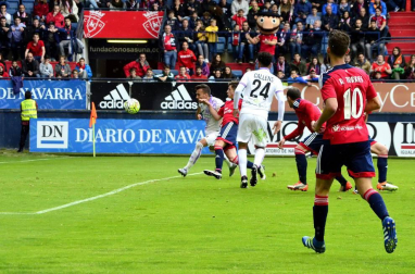 Imágenes del encuentro correspondiente a la jornada 39, de la temporada 2015/2016, disputado en El Sadar.