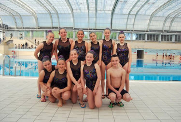 El sábado 21 la piscina olímpica de la C.D. Amaya acogió los JDN de Natación Sincronizada en su modalidad de Conjuntos, donde tomaron parte en torno a 180 deportistas pertenecientes a seis clubes navarros. Además de la competición propiamente dicha, el público, que abarrotó las gradas de la pileta del club de la Cuesta de Beloso, pudo presenciar una exhibición en la que tomaron parte dos clubes navarros, Burlada y San Juan, y el Stadium Venecia zaragozano, invitado al evento por la Federación Navarra de Natación.