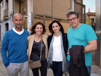 El Teatro Gaztambide recibió el sábado 21 de mayo a actores de la envergadura de Juanjo Artero, Álvaro de Luna, Tina Sainz, Sara Cozar o Mikel Laskurain que presentaron la obra 'El hijo de la novia', adaptación teatral del éxito cinematográfico del mismo nombre. Las historias cruzadas de estos personajes, que navegan entre la comedia y el drama, atrapó al numeroso público que se acercó a la capital ribera.
