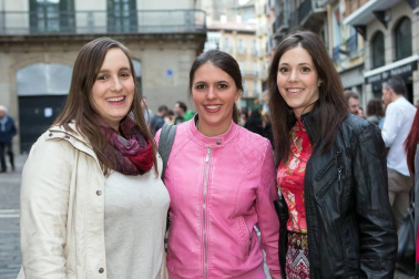 Las calles de Pamplona se llenaron de actividad durante la celebración del Día del Casco Viejo. Una fiesta muy esperada y a la que no frenó ni la presencia de la lluvia durante la tarde. Exposiciones, charlas y talleres ya habían servido de prólogo durante la semana anterior, pero el día grande fue el sábado 28 de mayo, con la puesta en marcha de un amplísimo programa que abarcó 23 escenarios diferentes por todo el barrio.