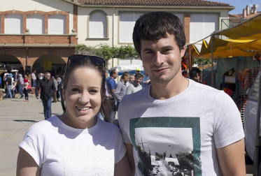 El Ayuntamiento de Mendavia en colaboración con la local Sociedad de cazadores La Vega y la Federación Navarra de este deporte organizó el domingo 29 de mayo el Día del cazador navarro. Exhibiciones de diferentes tipos de caza, muestra de perros, carreras, feria de artesanía y una comida popular fueron los actos que amenizaron la jornada.