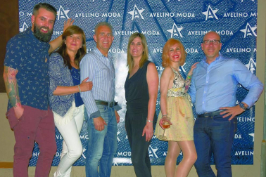 El 27 de mayo Avelino Moda celebró su 30 aniversario con un desfile en la céntrica calle Gaztambide para que todo el mundo pudiera ver en la pasarela a jóvenes tudelanos presentando la temporada primavera verano 2016 de la tienda. Tras el desfile, photocall con sus clientes y amigos en el bar de moda Lupita donde continuaron la fiesta.