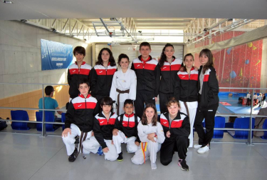 El sábado 28 de mayo tuvo lugar en el Polideportivo Municipal de Berriozar la jornada final de los Juegos Deportivos de Navarra (JDN). Tres clasificados por categoría en Poomsae (Técnica) y cuatro por peso en Combate, conformaron los más de 130 taekwondistas llegados de 17 clubes navarros y que tomaron parte en este evento, con el que se puso el cierre a la competición escolar.