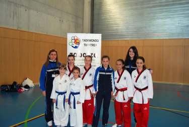 El sábado 28 de mayo tuvo lugar en el Polideportivo Municipal de Berriozar la jornada final de los Juegos Deportivos de Navarra (JDN). Tres clasificados por categoría en Poomsae (Técnica) y cuatro por peso en Combate, conformaron los más de 130 taekwondistas llegados de 17 clubes navarros y que tomaron parte en este evento, con el que se puso el cierre a la competición escolar.
