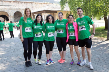 La Asociación Española Contra el Cáncer (AECC) organizó en Pamplona, el domingo 5 de junio, la III Marcha Contra el Cáncer 'AECC Navarra en Marcha' a beneficio de esta entidad. La salida estuvo situada en la Ciudadela y la meta en la avenida de Carlos III. Un recorrido de 5 kilómetros que se podía realizar tanto corriendo como andando y cuyos fondos se destinarán de forma íntegra a los programas y actividades que desarrolla la AECC en Navarra: apoyo integral a pacientes de cáncer y a su familia, prevención y detección precoz del cáncer e investigación.