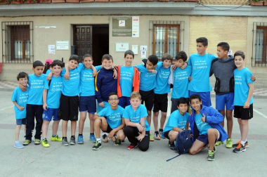 Los colegios públicos de Valtierra, Cadreita y Villafranca celebraron el 5 de junio las Olimpiadas Intercentros. 450 alumnos disfrutaron de esta iniciativa deportiva, en la que se disputaron pruebas clásicas de atletismo como velocidad o saltos de longitud y altura. Una jornada en la que el compañerismo fue el principal protagonista.
