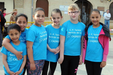 Los colegios públicos de Valtierra, Cadreita y Villafranca celebraron el 5 de junio las Olimpiadas Intercentros. 450 alumnos disfrutaron de esta iniciativa deportiva, en la que se disputaron pruebas clásicas de atletismo como velocidad o saltos de longitud y altura. Una jornada en la que el compañerismo fue el principal protagonista.