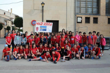 Los colegios públicos de Valtierra, Cadreita y Villafranca celebraron el 5 de junio las Olimpiadas Intercentros. 450 alumnos disfrutaron de esta iniciativa deportiva, en la que se disputaron pruebas clásicas de atletismo como velocidad o saltos de longitud y altura. Una jornada en la que el compañerismo fue el principal protagonista.