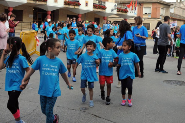 Los colegios públicos de Valtierra, Cadreita y Villafranca celebraron el 5 de junio las Olimpiadas Intercentros. 450 alumnos disfrutaron de esta iniciativa deportiva, en la que se disputaron pruebas clásicas de atletismo como velocidad o saltos de longitud y altura. Una jornada en la que el compañerismo fue el principal protagonista.