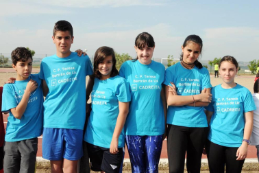 Los colegios públicos de Valtierra, Cadreita y Villafranca celebraron el 5 de junio las Olimpiadas Intercentros. 450 alumnos disfrutaron de esta iniciativa deportiva, en la que se disputaron pruebas clásicas de atletismo como velocidad o saltos de longitud y altura. Una jornada en la que el compañerismo fue el principal protagonista.