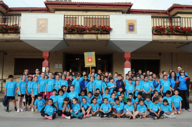 Los colegios públicos de Valtierra, Cadreita y Villafranca celebraron el 5 de junio las Olimpiadas Intercentros. 450 alumnos disfrutaron de esta iniciativa deportiva, en la que se disputaron pruebas clásicas de atletismo como velocidad o saltos de longitud y altura. Una jornada en la que el compañerismo fue el principal protagonista.