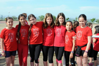 Los colegios públicos de Valtierra, Cadreita y Villafranca celebraron el 5 de junio las Olimpiadas Intercentros. 450 alumnos disfrutaron de esta iniciativa deportiva, en la que se disputaron pruebas clásicas de atletismo como velocidad o saltos de longitud y altura. Una jornada en la que el compañerismo fue el principal protagonista.