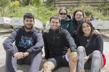 El embalse de Alloz y sus alrededores se convirtieron un año más en escenario de una de las pruebas triatletas más espectaculares de Navarra. 475 deportistas participaron en la edición 2016, que se celebró el 18 de junio, y que ofreció dos opciones de carrera a los participantes: distancia sprint y olímpica. Una de las novedades de este año ha sido la inclusión de esta prueba como una de las cuatro que permiten la clasificación para el campeonato de España de Triatlón en distancia olímpica.