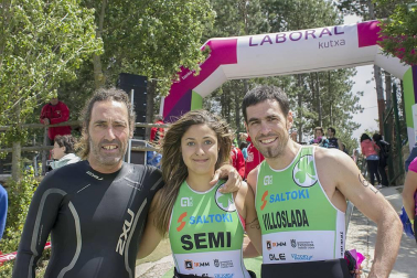 El embalse de Alloz y sus alrededores se convirtieron un año más en escenario de una de las pruebas triatletas más espectaculares de Navarra. 475 deportistas participaron en la edición 2016, que se celebró el 18 de junio, y que ofreció dos opciones de carrera a los participantes: distancia sprint y olímpica. Una de las novedades de este año ha sido la inclusión de esta prueba como una de las cuatro que permiten la clasificación para el campeonato de España de Triatlón en distancia olímpica.