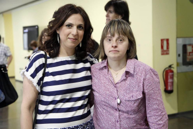 La Asociación Síndrome de Down Navarra celebró una jornada festiva con motivo del cierre del Proyecto Ítaca de formación prelaboral en la que se quiso reconocer a las empresas y entidades colaboradoras con un aperitivo-degustación de pinchos. El proyecto Ítaca busca dar respuesta a las necesidades laborales y educativas de los jóvenes con Síndrome de Down una vez finalizan su etapa escolar.