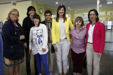 La Asociación Síndrome de Down Navarra celebró una jornada festiva con motivo del cierre del Proyecto Ítaca de formación prelaboral en la que se quiso reconocer a las empresas y entidades colaboradoras con un aperitivo-degustación de pinchos. El proyecto Ítaca busca dar respuesta a las necesidades laborales y educativas de los jóvenes con Síndrome de Down una vez finalizan su etapa escolar.