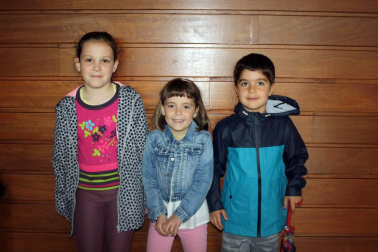 La Escuela de Música de Aoiz organizó el 17 de junio un gran concierto con motivo del cierre del curso. Los jóvenes intérpretes hicieron las delicias de familiares y amigos que se congregaron en el Auditorio de la Casa de Cultura para disfrutar de sus avances en el mundo de la música.