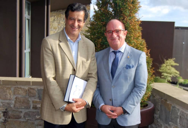 El jueves 16 de junio se celebró en el Palacio de Gorraiz la tradicional Gala de Entrega de Becas de la Fundación Miguel Indurain, en la que se dieron cita muchas de las grandes promesas (y realidades) del deporte navarro. Además de Miguel Indurain, Presidente de Honor de esta entidad, acudieron al acto muchas autoridades entre las que se encontraban Carmelo Paniagua, vicepresidente del Comité Olímpico Español.