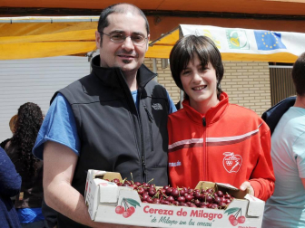 'De Milagro son las cerezas'. Bajo este lema se celebró el 19 de junio el XVII Día de la Cereza, fiesta de interés turístico regional en la que el rojo fruto es protagonista. Además de la gran feria, en la que se pusieron a la venta miles de kilos de cerezas, también se pudo disfrutar de degustaciones y concursos con esta fruta como protagonista, así como ambientación musical, talleres y actividades para los más pequeños.