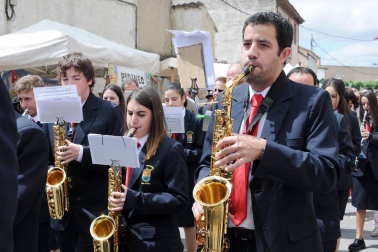 'De Milagro son las cerezas'. Bajo este lema se celebró el 19 de junio el XVII Día de la Cereza, fiesta de interés turístico regional en la que el rojo fruto es protagonista. Además de la gran feria, en la que se pusieron a la venta miles de kilos de cerezas, también se pudo disfrutar de degustaciones y concursos con esta fruta como protagonista, así como ambientación musical, talleres y actividades para los más pequeños.