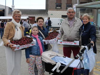'De Milagro son las cerezas'. Bajo este lema se celebró el 19 de junio el XVII Día de la Cereza, fiesta de interés turístico regional en la que el rojo fruto es protagonista. Además de la gran feria, en la que se pusieron a la venta miles de kilos de cerezas, también se pudo disfrutar de degustaciones y concursos con esta fruta como protagonista, así como ambientación musical, talleres y actividades para los más pequeños.