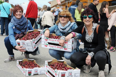 'De Milagro son las cerezas'. Bajo este lema se celebró el 19 de junio el XVII Día de la Cereza, fiesta de interés turístico regional en la que el rojo fruto es protagonista. Además de la gran feria, en la que se pusieron a la venta miles de kilos de cerezas, también se pudo disfrutar de degustaciones y concursos con esta fruta como protagonista, así como ambientación musical, talleres y actividades para los más pequeños.