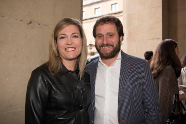600 personas participaron el 17 de junio en la cena-cóctel de inauguración del 'II Torneo de Pádel de ANA' que tuvo un escenario de lujo: el claustro de la catedral de Pamplona. En la velada solidaria participaron numerosas personalidades del mundo de la cultura, el deporte, la sociedad, el arte y la política, que disfrutaron además del acompañamiento de música de ópera en directo y muchas otras sorpresas. El torneo de pádel, en beneficio de la Asociación Navarra de Autismo, finalizará mañana domingo en la céntrica pista instalada en la avenida de Carlos III.