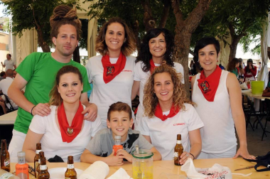 Carcastillo celebró, durante el pasado fin de semana, las fiestas de la juventud. Tres días que dieron comienzo con la elección del Ayuntamiento Chiqui y el lanzamiento del cohete y que se cerró el domingo 26 de junio con el tradicional toro de fuego. La jornada más cargada de actividades fue el sábado, día en el que la Asociación Juvenil Zarragaztelu organizó un concurso de calderetes que contó con una animada participación por parte de los vecinos.