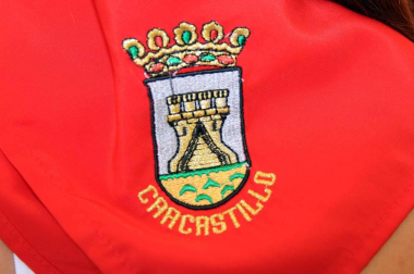 Carcastillo celebró, durante el pasado fin de semana, las fiestas de la juventud. Tres días que dieron comienzo con la elección del Ayuntamiento Chiqui y el lanzamiento del cohete y que se cerró el domingo 26 de junio con el tradicional toro de fuego. La jornada más cargada de actividades fue el sábado, día en el que la Asociación Juvenil Zarragaztelu organizó un concurso de calderetes que contó con una animada participación por parte de los vecinos.