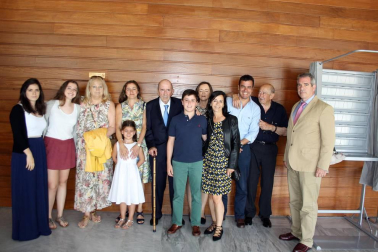 La Casa de Cultura de Aoiz acogió, un año más, la entrega de becas Francisco Javier Oyarzun, organizadas por la Comisión de las artes, la cultura y el deporte de Bilaketa. Se trata de un programa de ayudas para impulsar los estudios musicales en jóvenes de 12 a 30 años. Como en años anteriores, el acto contó también con la participación de los músicos becados, que mostraron al público sus habilidades en un concierto.
