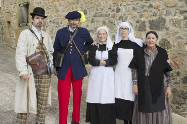 El 25 de junio Lacar celebró una nueva edición de la representación teatral basada en los hechos bélicos acaecidos el 3 de febrero de 1875 en esta localidad del valle de Yerri. El variado programa incluyó feria de artesanía, visita teatralizada 'Del Románico a las Guerras Carlistas' con pincho y vino en Bodegas Lezaun, visita a la exposición en la Ermita de Santa Engracia, desfile de moda femenina del siglo XIX, escenificación de la batalla, sorteo de cesta de productos artesanos Tierras de Iranzu, música en directo y, para cerrar, una cena de hermandad.