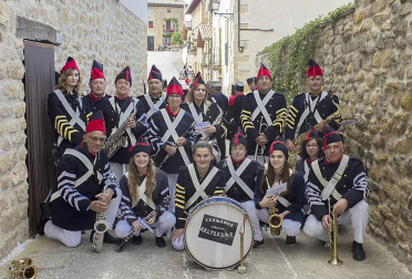 El 25 de junio Lacar celebró una nueva edición de la representación teatral basada en los hechos bélicos acaecidos el 3 de febrero de 1875 en esta localidad del valle de Yerri. El variado programa incluyó feria de artesanía, visita teatralizada 'Del Románico a las Guerras Carlistas' con pincho y vino en Bodegas Lezaun, visita a la exposición en la Ermita de Santa Engracia, desfile de moda femenina del siglo XIX, escenificación de la batalla, sorteo de cesta de productos artesanos Tierras de Iranzu, música en directo y, para cerrar, una cena de hermandad.