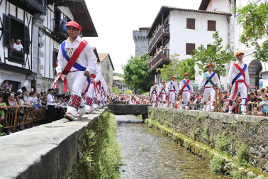 Lesaka celebró ayer el día grande de sus fiestas en honor a San Fermín