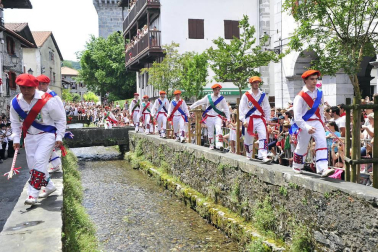 Lesaka celebró ayer el día grande de sus fiestas en honor a San Fermín