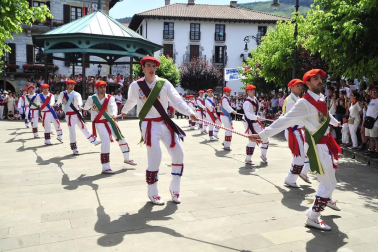Lesaka celebró ayer el día grande de sus fiestas en honor a San Fermín