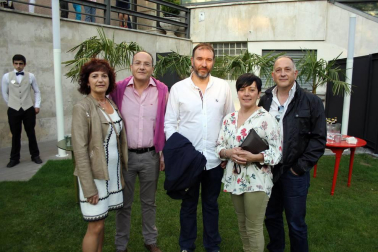 Los jardines del Hotel Tres Reyes acogieron el 30 de junio una fiesta con motivo del comienzo del verano en colaboración con la Revista Spend in. Los invitados pudieron pasar un rato ameno con la compañía de un DJ con música en directo, cocktails, champagne Taittinger, show cooking, aperitivo, etc.