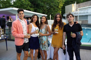 Los jardines del Hotel Tres Reyes acogieron el 30 de junio una fiesta con motivo del comienzo del verano en colaboración con la Revista Spend in. Los invitados pudieron pasar un rato ameno con la compañía de un DJ con música en directo, cocktails, champagne Taittinger, show cooking, aperitivo, etc.