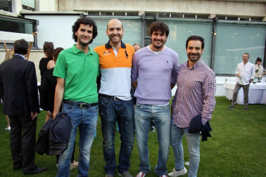 Los jardines del Hotel Tres Reyes acogieron el 30 de junio una fiesta con motivo del comienzo del verano en colaboración con la Revista Spend in. Los invitados pudieron pasar un rato ameno con la compañía de un DJ con música en directo, cocktails, champagne Taittinger, show cooking, aperitivo, etc.