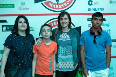 El 29 de junio la Sala Enter de Pamplona acogió una fiesta dedicada a todos aquellos que colaboraron como voluntarios en la organización y buen desarrollo de la tercera edición de la Sanfermín Maratón. Un agradecimiento a las más de 300 personas y diferentes asociaciones y colectivos que, de forma altruista, permitieron que 2.700 atletas pudieran cumplir su reto deportivo por las calles de Pamplona el pasado 18 de junio.