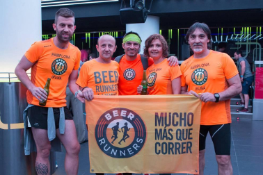 El 29 de junio la Sala Enter de Pamplona acogió una fiesta dedicada a todos aquellos que colaboraron como voluntarios en la organización y buen desarrollo de la tercera edición de la Sanfermín Maratón. Un agradecimiento a las más de 300 personas y diferentes asociaciones y colectivos que, de forma altruista, permitieron que 2.700 atletas pudieran cumplir su reto deportivo por las calles de Pamplona el pasado 18 de junio.