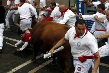 Varios 'cebadas' sueltos siembran el pánico y dejan cinco corneados
