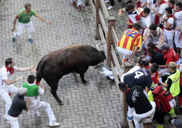 Varios 'cebadas' sueltos siembran el pánico y dejan cinco corneados