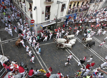 Varios 'cebadas' sueltos siembran el pánico y dejan cinco corneados